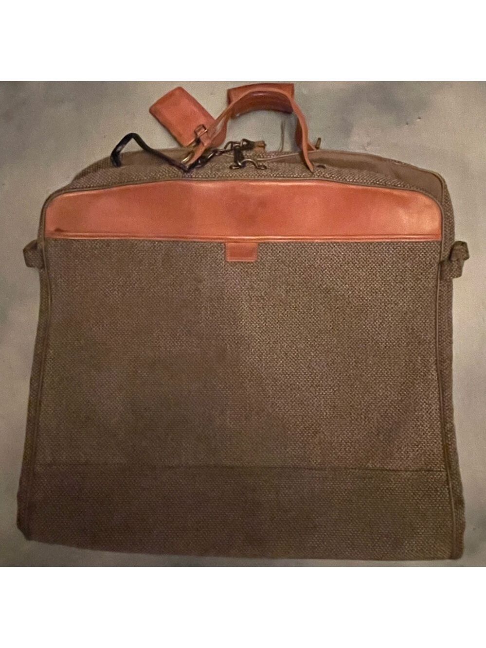Hartmann Garment Bag 44x24x4.5" opened.